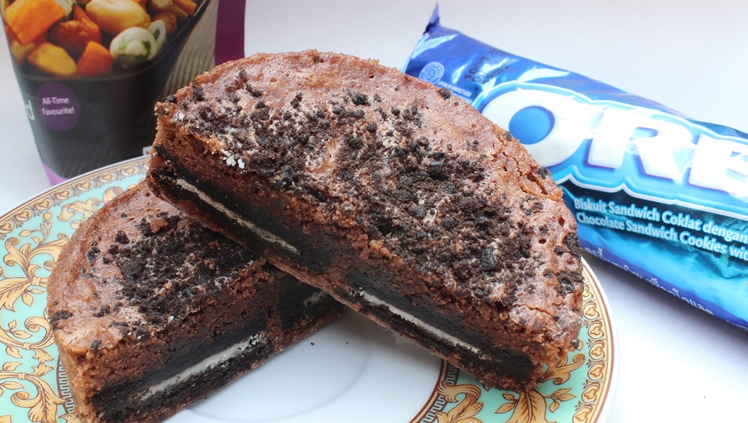 Brownies Mini - Brownies NGAKAK Brownies NGAKAK Oreo irisan.png